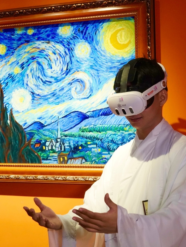 trai-nghiem-kinh-mr-mixed-reality-khu-vuc-nang-cao